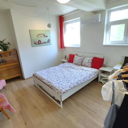 Apartment Big - 4 Bedroom, 2 Bathroom With Ac