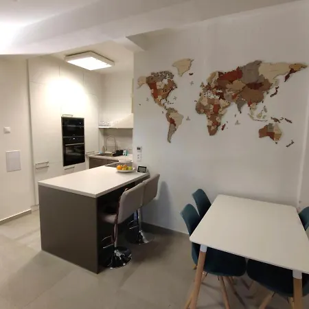 Big - 4 Bedroom, 2 Bathroom Old Town With Ac