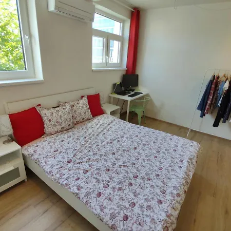 Big - 4 Bedroom, 2 Bathroom Central With Ac Bratislava