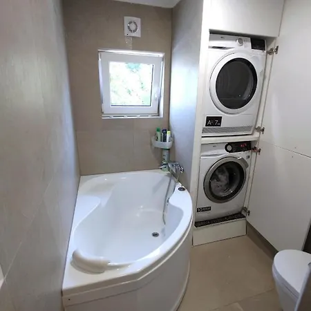 Big - 4 Bedroom, 2 Bathroom With Ac Bratysława