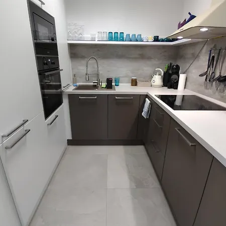 Big - 4 Bedroom, 2 Bathroom With Ac * Bratysława