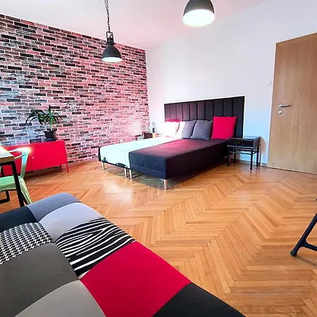 Big - 4 Bedroom, 2 Bathroom With Ac Apartament *