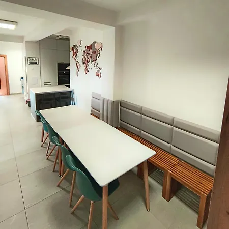 Apartment Big - 4 Bedroom, 2 Bathroom With Ac