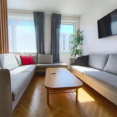 Big - 4 Bedroom, 2 Bathroom With Ac Apartment Bratislava