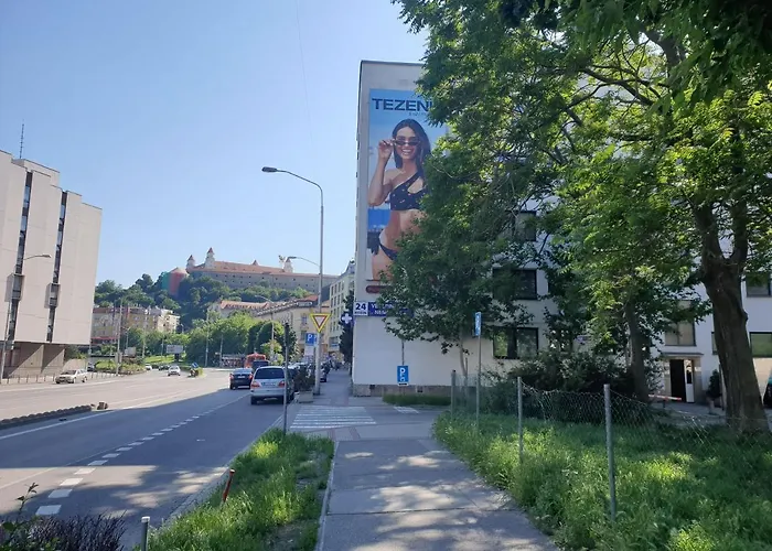 דירה Big - 4 Bedroom, 2 Bathroom Old Town With Ac