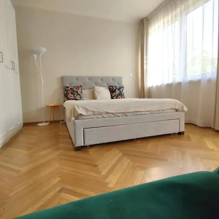 Lägenhet Big - 4 Bedroom, 2 Bathroom Old Town With Ac Bratislava