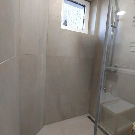 Big - 4 Bedroom, 2 Bathroom Old Town With Ac Lägenhet *