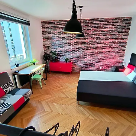 Lägenhet Big - 4 Bedroom, 2 Bathroom Old Town With Ac